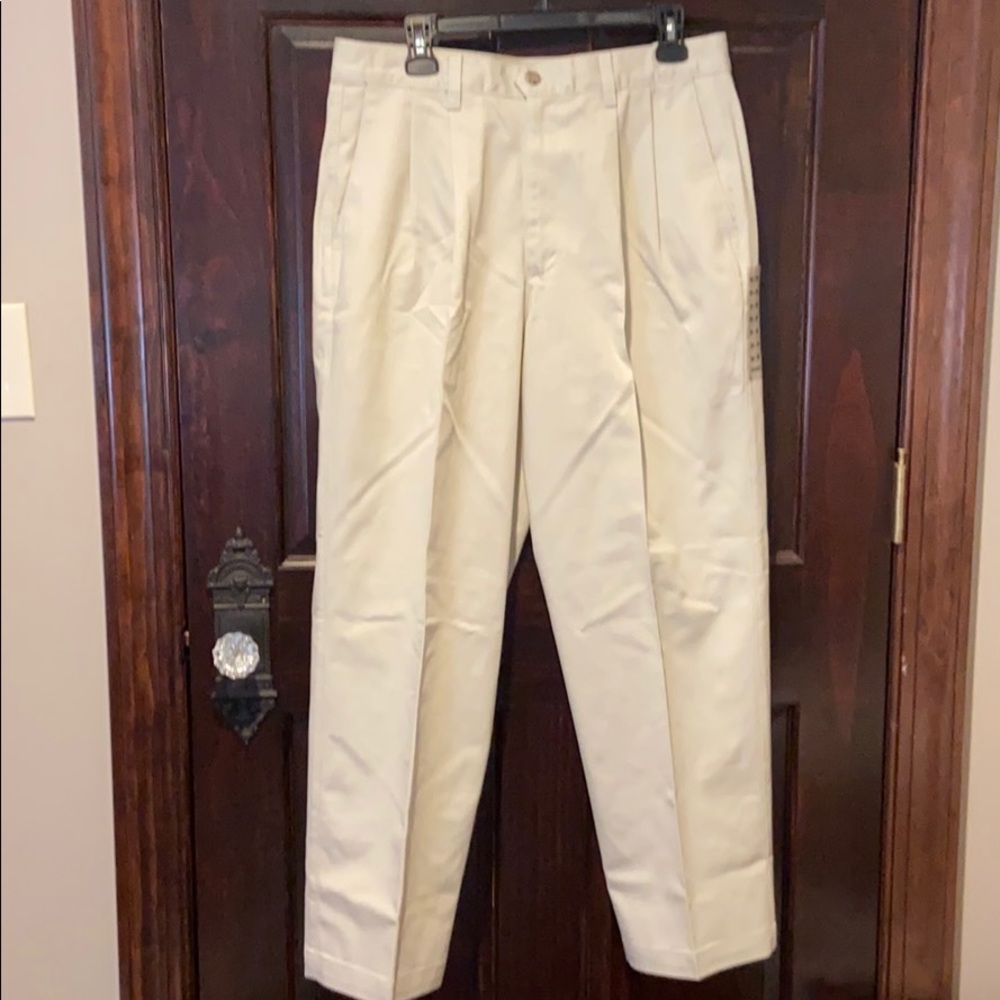 Dockers Classic Khakis No Wrinkle 34/29 New